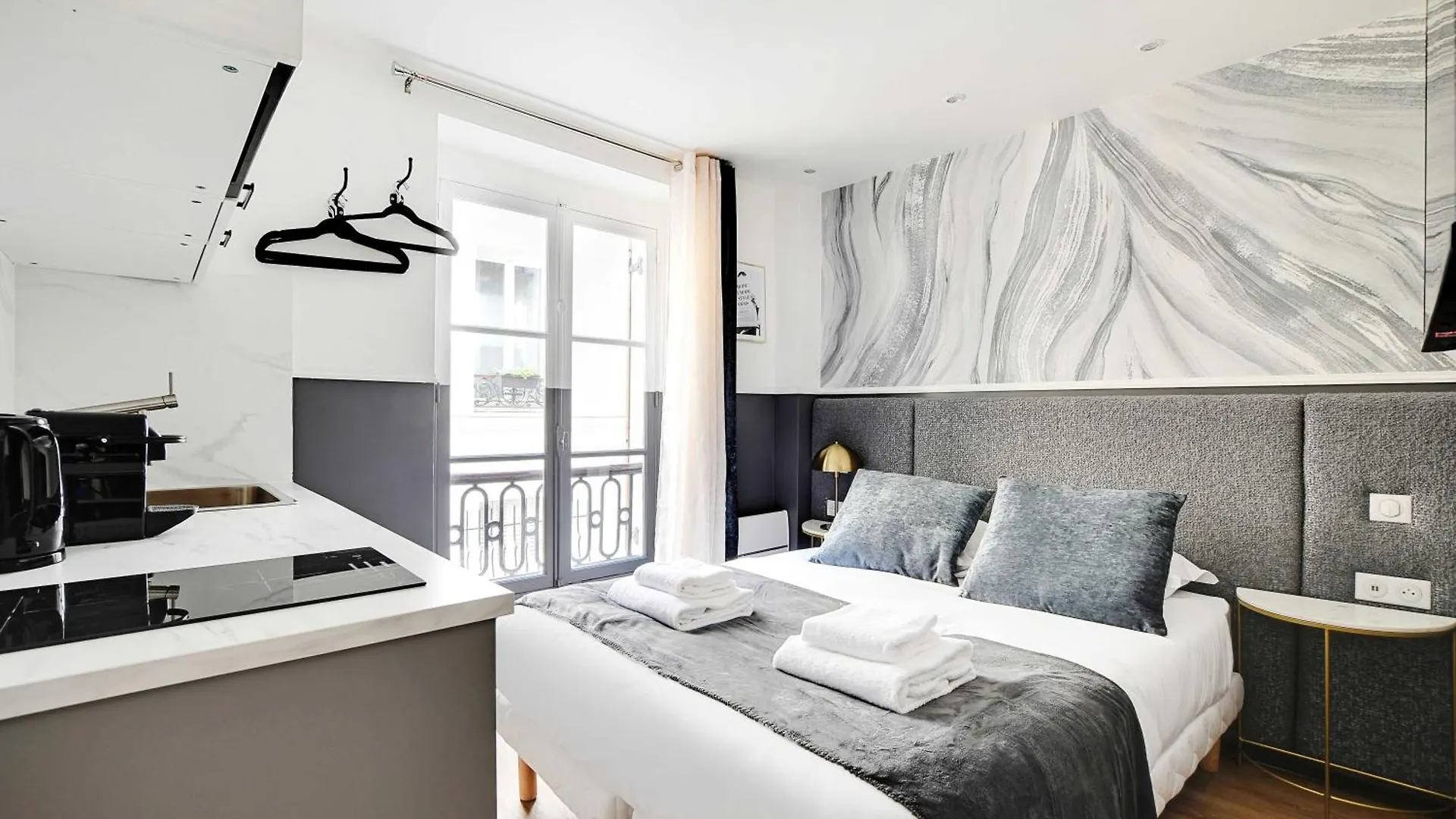 Modern Studio For 2P With A-C - Near Montmartre contacts